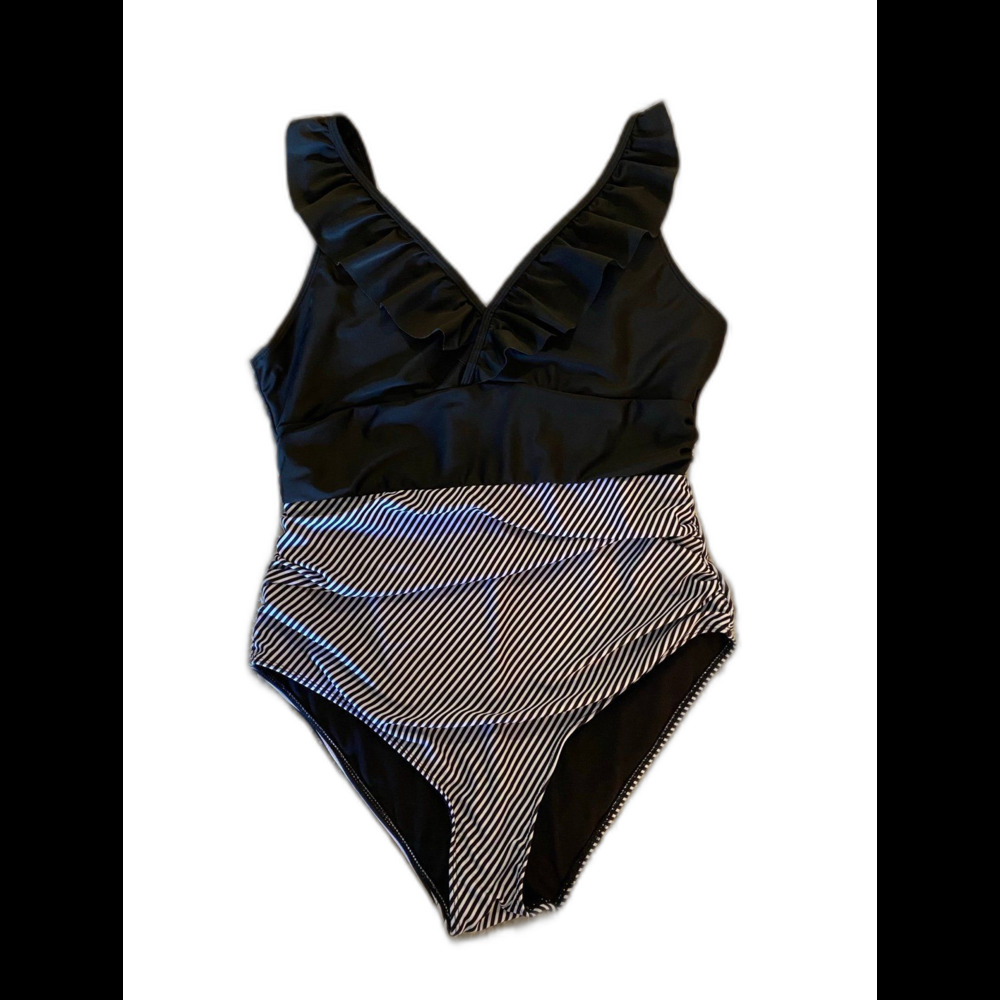SHEIN Swimsuit one Piece Womens Plus Size 2X Modest  Black & White Pool‎ Cruise